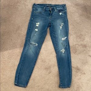 Women’s American Eagle ripped jeans